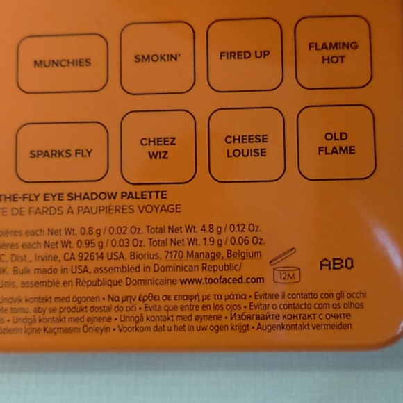 TOO FACED LIGHT MY FIRE EYESHADOW PALETTE - Picture 5 of 5